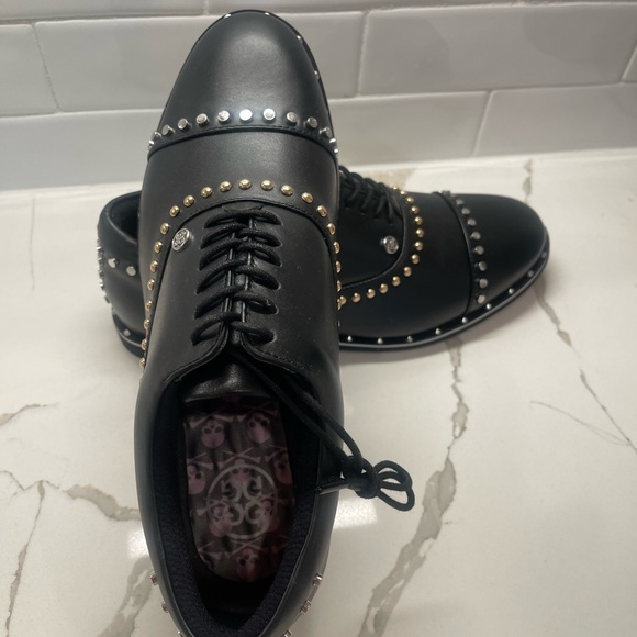 GFORE NEW Women’s Golf Shoe - Black leather with studs Size 9 - Picture 4 of 6